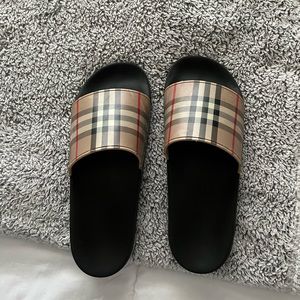 Burberry mens sandals / slides
